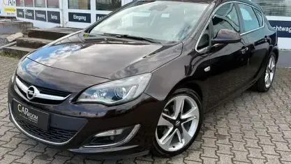 Gebraucht Opel Astra Innovation 165 PS (121 kW) 2013 Braun Limousine