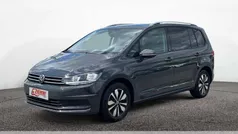 Grau Gebraucht 2024 VW Touran S Van / Kleinbus | 31.444 € (Fairer Preis)