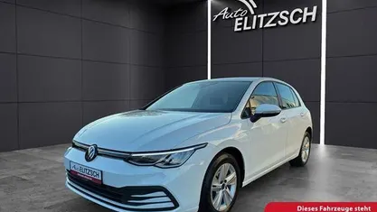 Pure white Gebraucht 2022 VW Golf VIII Life Limousine | 20.390 € (Fairer Preis)