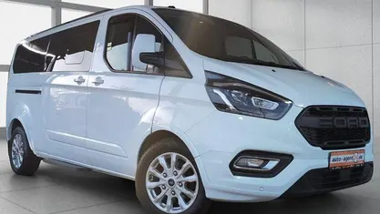 Gebraucht Ford Tourneo Titanium 170 PS (125 kW) 2018 Frost weiß Van / Kleinbus