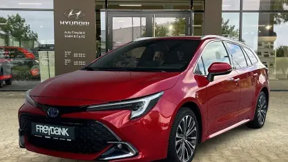 Gebraucht Toyota Corolla Team 184 PS (135 kW) 2024 Emotional red 2 Kombi
