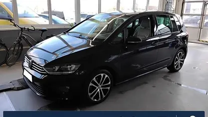 Second-hand VW Golf Sportsvan Comfortline 110 CP (80 kW) 2014 Negru Monovolum