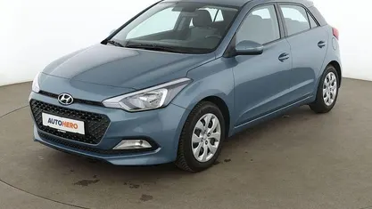 Gebraucht Hyundai i20 Life 84 PS (61 kW) 2015 Blau Limousine