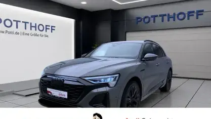 Gebraucht Audi Q8 e-tron S-Line 300 kW (408 PS) 2023 Chronosgrau metallic SUV