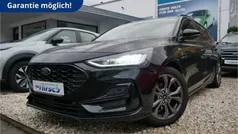 Obsidianschwarz metallic Gebraucht 2024 Ford Focus ST-Line X Kombi | 26.500 € (Fairer Preis)