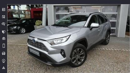 Używany Toyota RAV4 Hybrid Team 218 KM (160 kW) 2024 Srebrny SUV