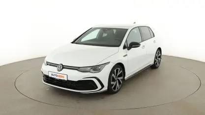 Używany VW Golf VIII R-line 190 KM (139 kW) 2022 Biały Sedan/Limuzyna