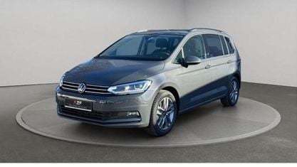 Neu VW Touran Comfortline 150 PS (110 kW) 2026 Delfingrau metallic Van / Kleinbus