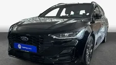 Agate black metallic Gebraucht 2024 Ford Focus ST-Line Kombi | 25.950 € (Guter Preis)