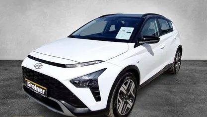 Gebraucht Hyundai Bayon Intro Edition 101 PS (74 kW) 2021 Polar white/ phantom black SUV