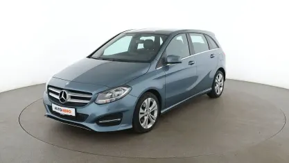 Gebraucht Mercedes B200 Urban 156 PS (114 kW) 2015 Blau Kleinwagen