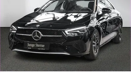 Gebraucht Mercedes CLA200 163 PS (119 kW) 2024 Schwarz Limousine