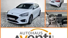 Weiß Gebraucht 2019 Ford Focus ST-Line Limousine | 16.979 € (Fairer Preis)
