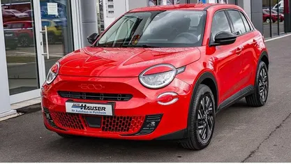 Usado Fiat 600E Red 114 kW (156 HP) 2024 Vermelho SUV