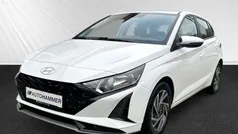 Atlas white / sol Gebraucht 2025 Hyundai i20 Trend Limousine | 20.990 € (Fairer Preis)