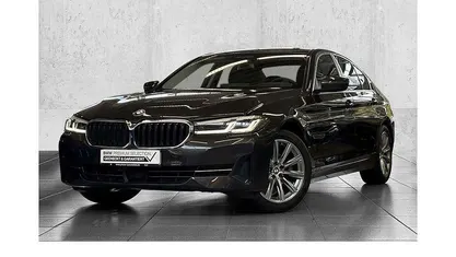 Gebraucht BMW 520 Sport Line 190 PS (139 kW) 2023 Grau Limousine