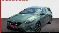 Gruen ((exg) experience green met.) Gebraucht 2024 Kia Ceed Sportswagon Spirit Kombi | 23.979 € (Guter Preis)