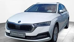 Weiss Gebraucht 2024 Skoda Octavia Ambition Kombi | 33.990 € (Fairer Preis)