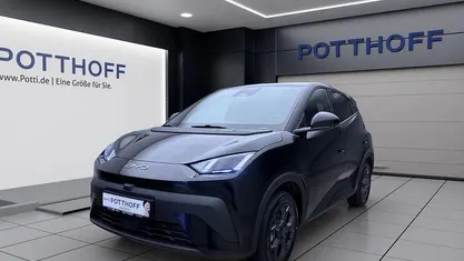 Neu BYD Dolphin Surf Comfort 114 kW (156 PS) 2026 Polar night black Kleinwagen