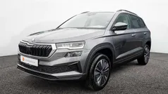 Grau Gebraucht 2025 Skoda Karoq Drive SUV | 32.888 € (Fairer Preis)