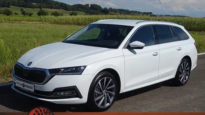 Moonweiss metallic Gebraucht 2022 Skoda Octavia Style Kombi | 25.990 € (Fairer Preis)