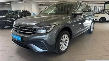 Gebraucht VW Tiguan Allspace Life 150 PS (110 kW) 2023 Grau SUV