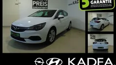 Schneeweiss/summitwhite/arctic (metallic) Gebraucht 2020 Opel Astra Limousine | 13.550 € (Guter Preis)