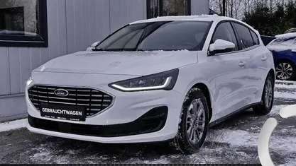 Gebraucht Ford Focus Titanium 125 PS (91 kW) 2023 Weiß Limousine