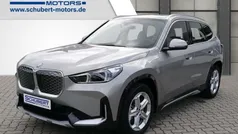 Silber Neu 2025 BMW iX1 Luxury Line SUV | 49.990 € (Fairer Preis)