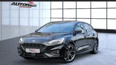 Schwarz Gebraucht 2020 Ford Focus ST-Line Limousine | 17.850 € (Fairer Preis)