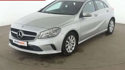Gebraucht Mercedes A180 Style 122 PS (89 kW) 2017 Grau Limousine