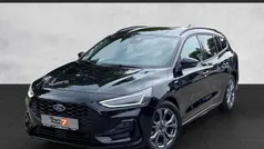 Obsidianschwarz (schwarz) Gebraucht 2023 Ford Focus ST-Line Kombi | 25.950 € (Fairer Preis)