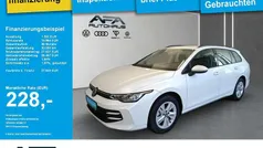 Weiß Gebraucht 2024 VW Golf VIII Life Kombi | 27.849 € (Fairer Preis)