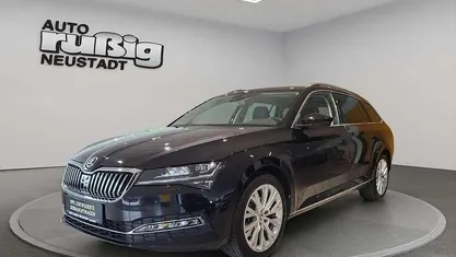 Schwarzmagic perleffekt Gebraucht 2023 Skoda Superb Style Kombi | 32.870 € (Guter Preis)