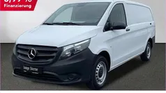 Weiß Gebraucht 2024 Mercedes Vito Van / Kleinbus | 33.261 € (Guter Preis)