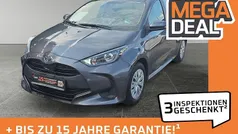 Grau Gebraucht 2022 Toyota Yaris Comfort Limousine | 12.480 € (Fairer Preis)