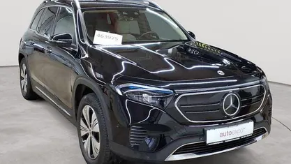 Kosmosschwarz metallic Gebraucht 2022 Mercedes EQB250 Progressive SUV | 26.990 € (Guter Preis)