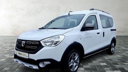 Usata Dacia Dokker Stepway 131 CV (96 kW) 2021 Bianco Monovolume
