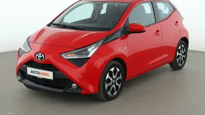 Gebraucht Toyota Aygo Connect Style 72 PS (52 kW) 2018 Rot Kleinwagen