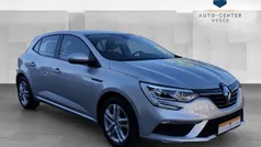 Weiß Gebraucht 2017 Renault Mégane IV Play Limousine | 11.390 € (Fairer Preis)
