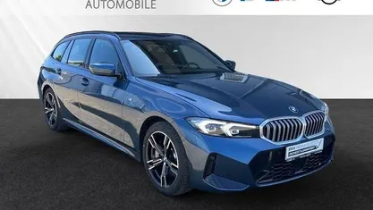 Gebraucht BMW 330 M Sport 245 PS (180 kW) 2024 Arctic race blue metallic Kombi