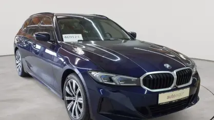 Gebraucht BMW 320 Sport Line 190 PS (139 kW) 2023 Tansanitblau metallic Kombi