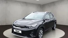 Auroraschwarz met. Gebraucht 2024 Kia Stonic Vision SUV | 18.980 € (Fairer Preis)