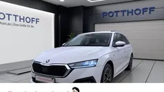 Weiss Gebraucht 2022 Skoda Octavia Clever Kombi | 19.997 € (Guter Preis)
