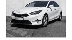Weiß Gebraucht 2023 Kia Ceed Vision Limousine | 22.900 € (Fairer Preis)