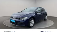 Atlantic blue metallic Gebraucht 2024 VW Golf VIII Life Limousine | 25.580 € (Guter Preis)