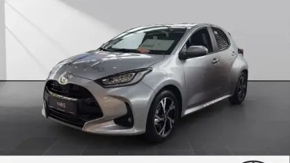 Neu Toyota Yaris Hybrid 117 PS (86 kW) 2026 Silber Limousine