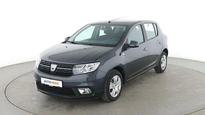 Grau Gebraucht 2017 Dacia Sandero Lauréate Limousine | 8.390 € (Fairer Preis)