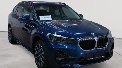 Gebraucht BMW X1 Sport Line 178 PS (130 kW) 2022 Phytonicblau metallic SUV