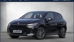Black sapphire metallic Gebraucht 2022 BMW 218 Active Tourer M Sport Van / Kleinbus | 28.490 € (Fairer Preis)